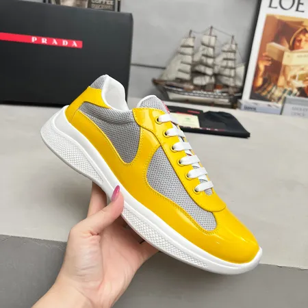 プラダ スニーカー