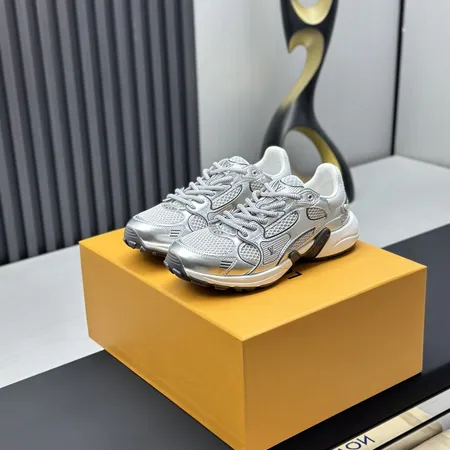 ルイヴィトン カジュアルシューズ