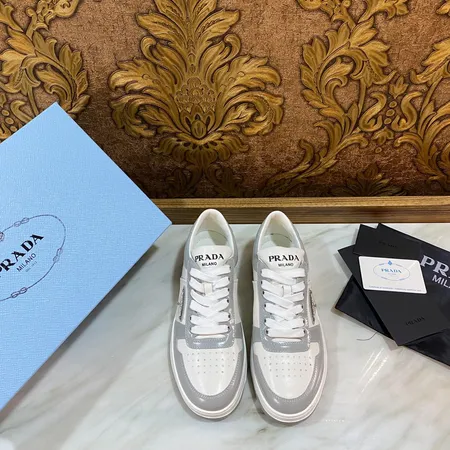 プラダ カジュアルシューズ