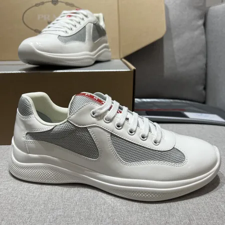 プラダ カジュアルシューズ