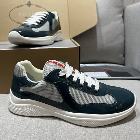 プラダ カジュアルシューズ