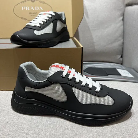 プラダ カジュアルシューズ