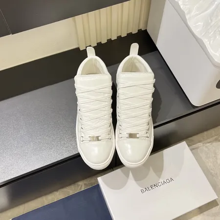 バレンシアガ カジュアルシューズ