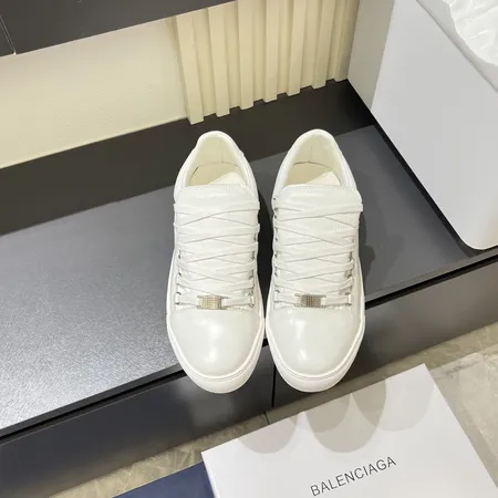 バレンシアガ カジュアルシューズ