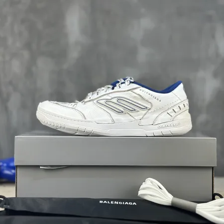 バレンシアガ カジュアルシューズ