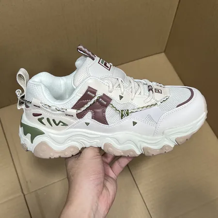 フィラ スニーカー