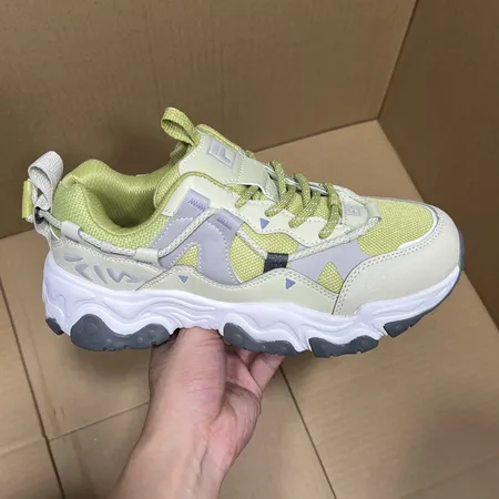 フィラ スニーカー