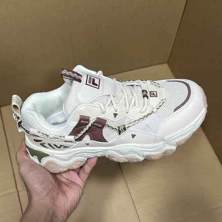 フィラ スニーカー