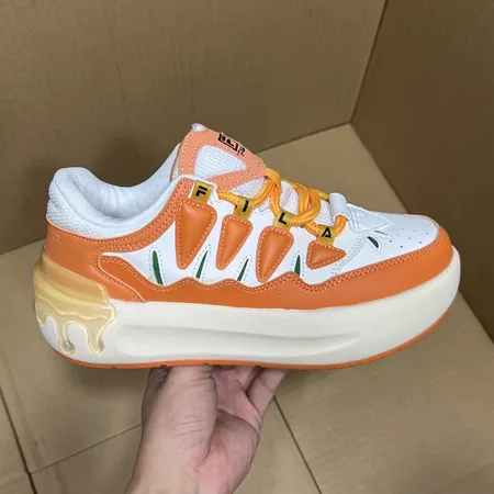 フィラ スニーカー