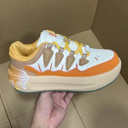 フィラ スニーカー