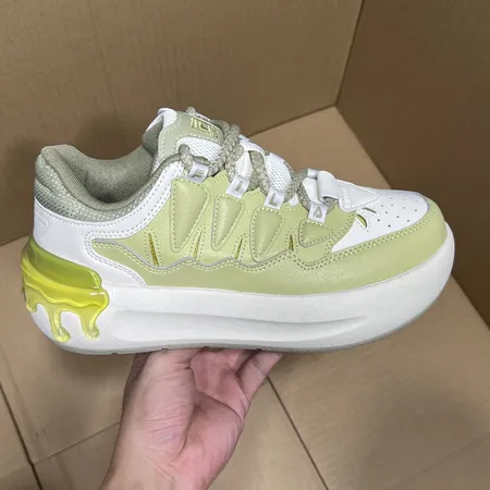 フィラ スニーカー