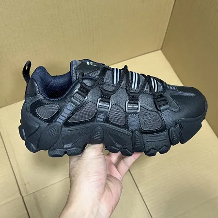 フィラ スニーカー