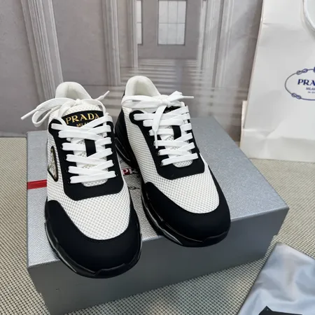 プラダ スニーカー