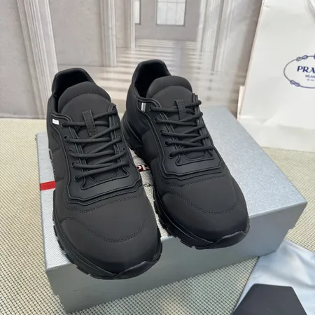 プラダ スニーカー