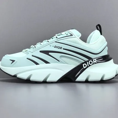 ディオール スニーカー