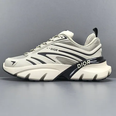 ディオール スニーカー