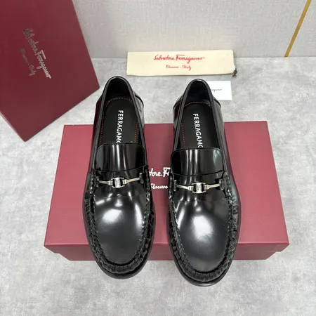 フェラガモ ビジネスシューズ