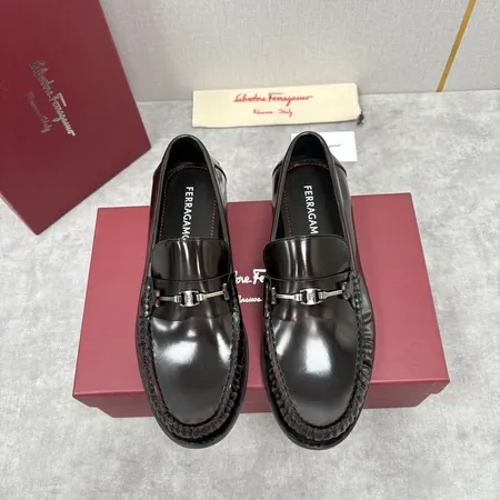 フェラガモ ビジネスシューズ