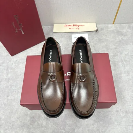 フェラガモ ビジネスシューズ