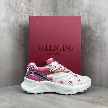 ヴァレンティノ スニーカー