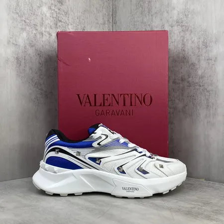 ヴァレンティノ スニーカー