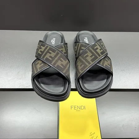 フェンディ スリッパ