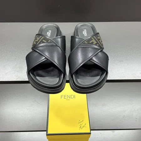 フェンディ スリッパ