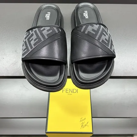 フェンディ スリッパ