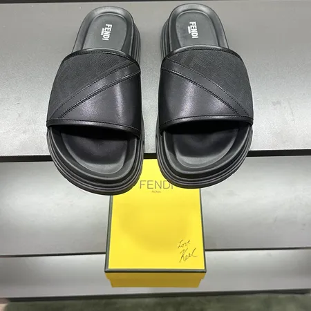 フェンディ スリッパ