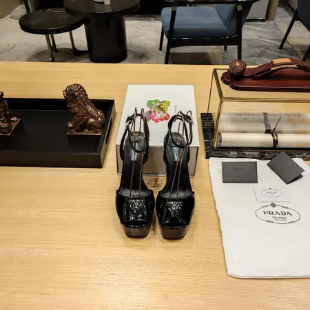 プラダ サンダル