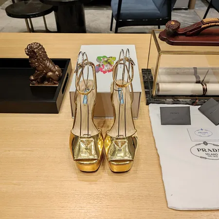 プラダ サンダル