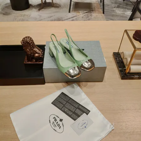 プラダ サンダル