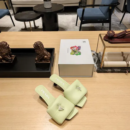 プラダ サンダル