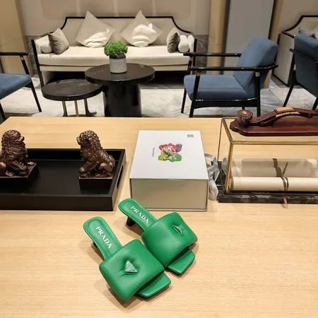 プラダ サンダル