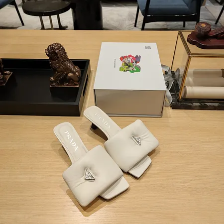 プラダ サンダル