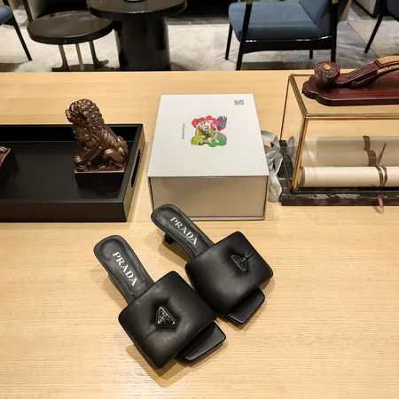 プラダ サンダル