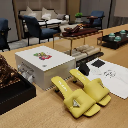 プラダ サンダル