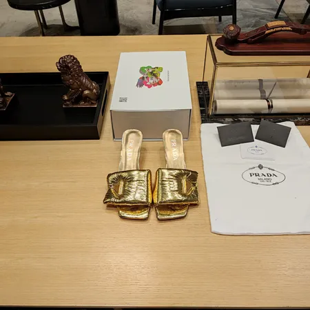 プラダ サンダル