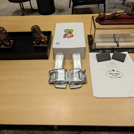 プラダ サンダル