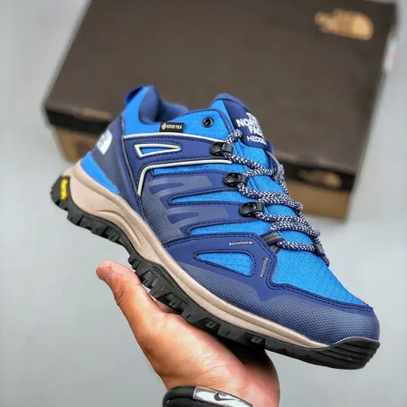 ノースフェイス スニーカー