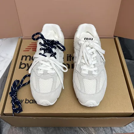 ミュウミュウ スニーカー