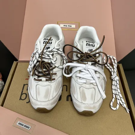 ミュウミュウ スニーカー