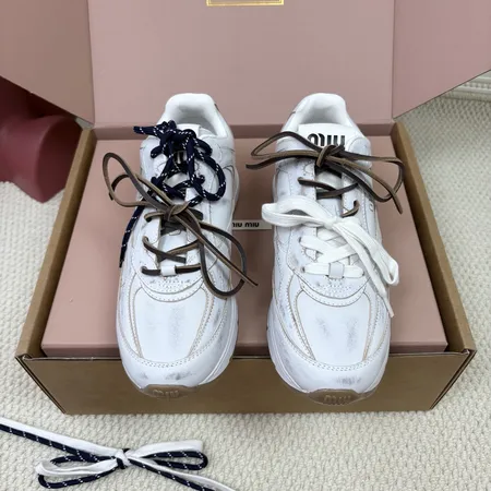 ミュウミュウ スニーカー