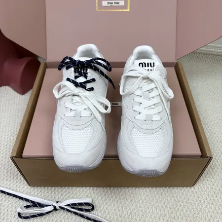 ミュウミュウ スニーカー