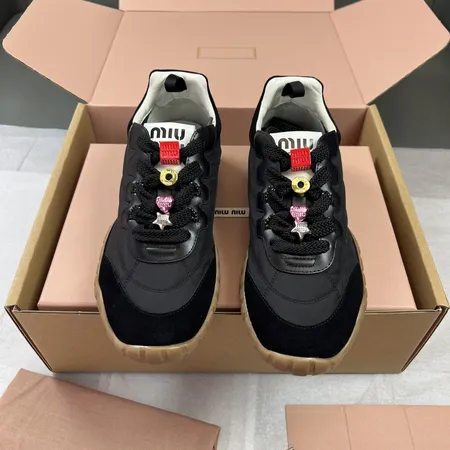 ミュウミュウ スニーカー
