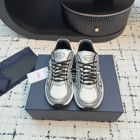 ディオール スニーカー