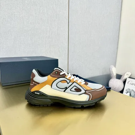 ディオール スニーカー