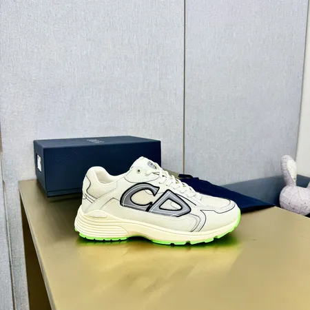 ディオール スニーカー