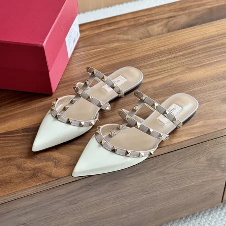 ヴァレンティノ スリッパ