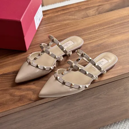 ヴァレンティノ スリッパ